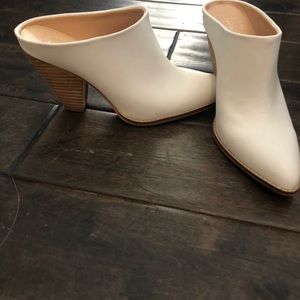 White booties, wooden heel